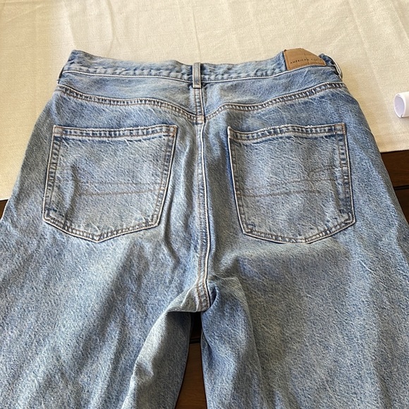 American Eagle Ripped Jeans - Picture 3 of 8